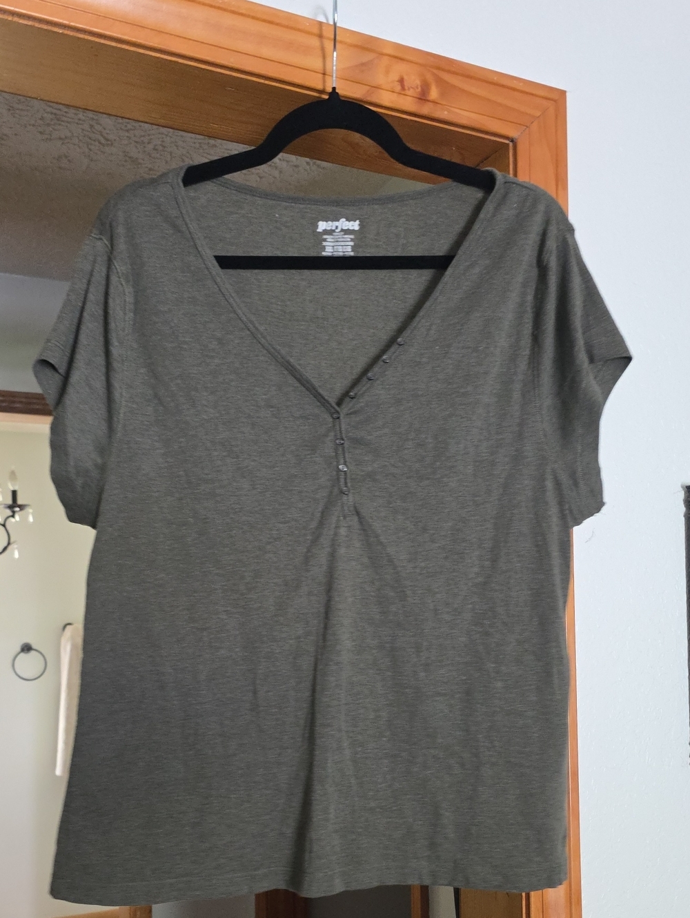 Old Navy Short Sleeve V-Neck Tee in Olive